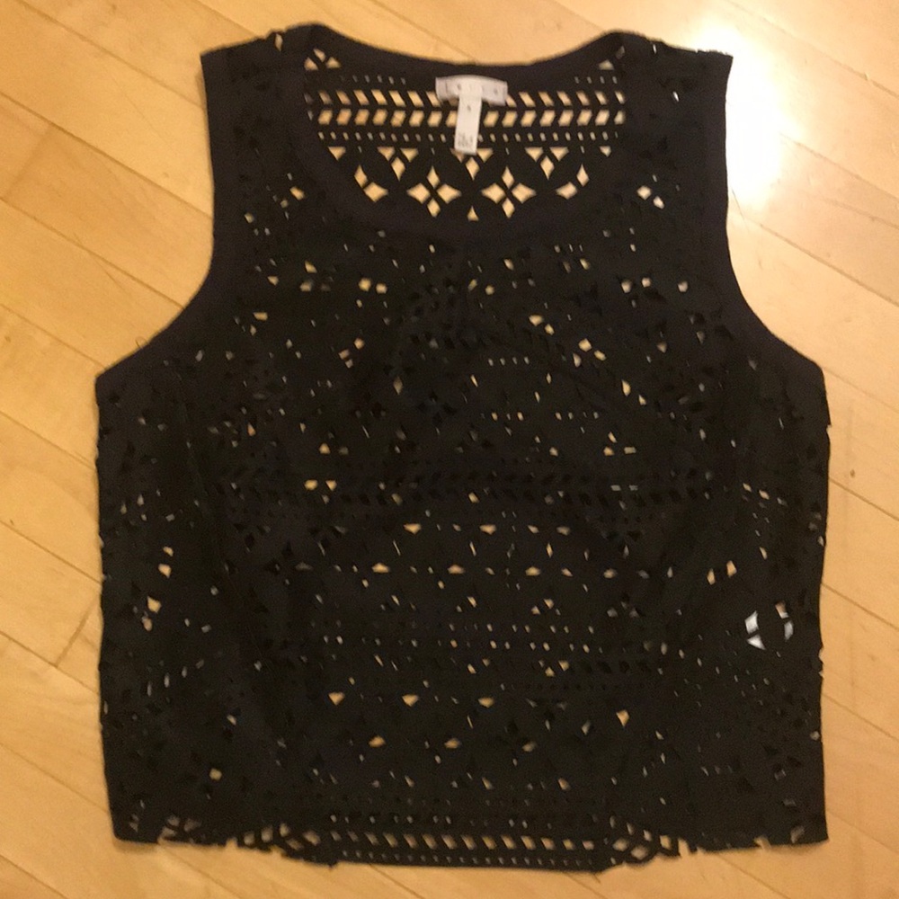 Leith top size M cutouts black cropped